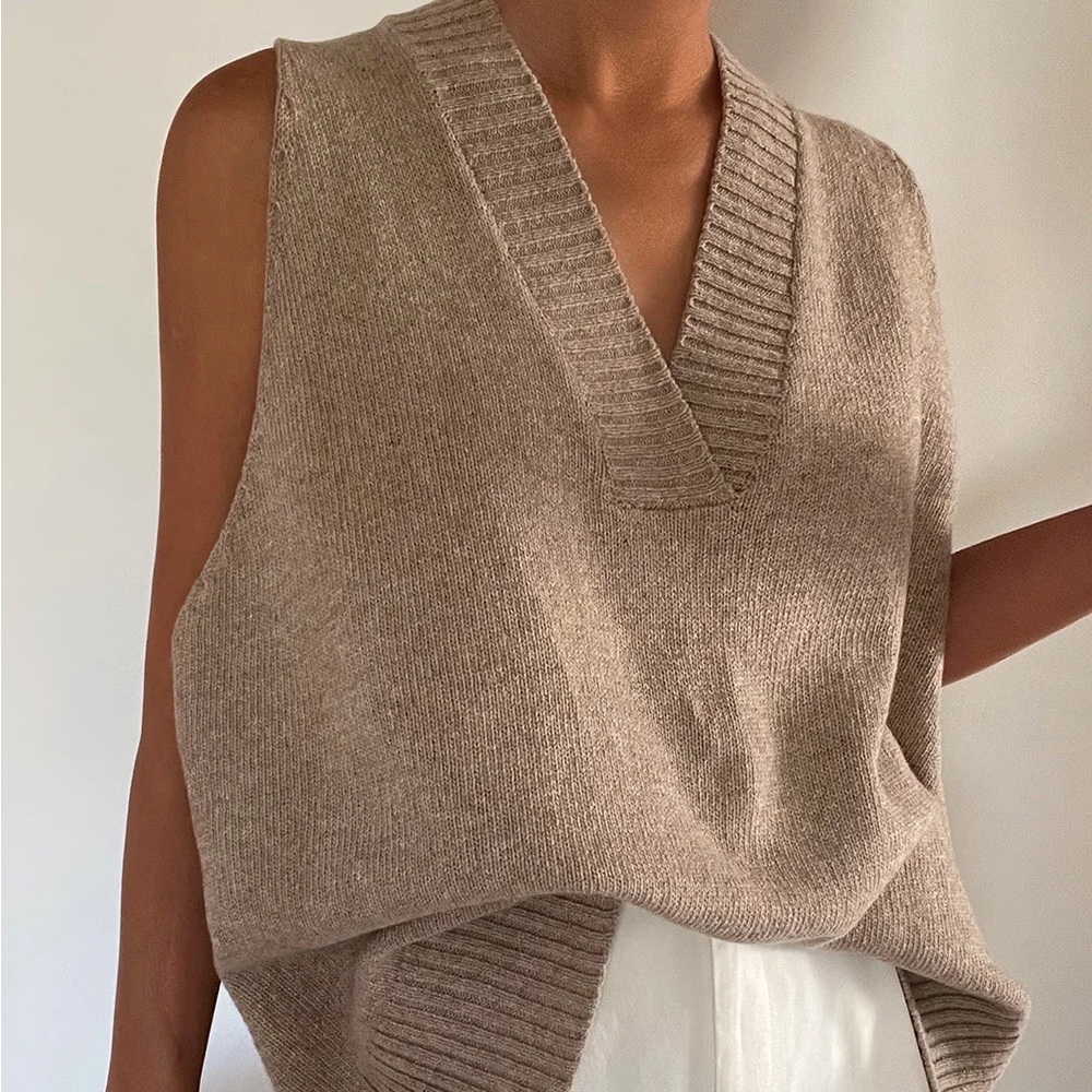 Storets Knit Vest - Picture 2 of 5